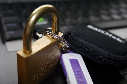 How to lock external hard drive with password (USB-Full ...